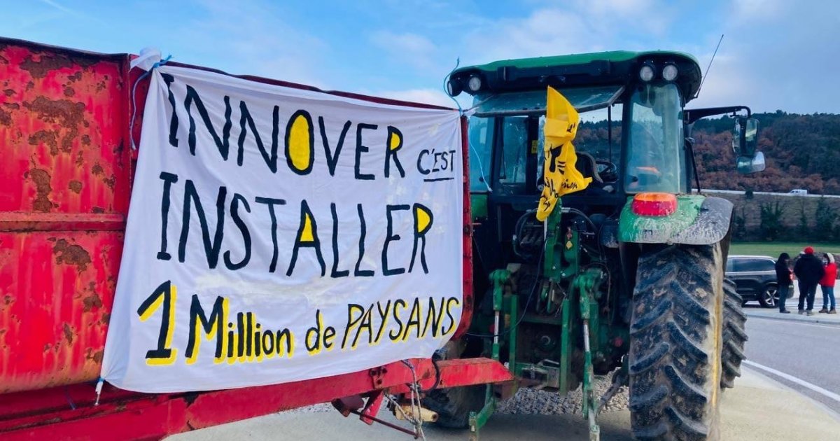 la-revolte-des-agris-continue-des-paysans-de-la-conf-occupent-un-rond-point-a-puy-st-martin-drome-01-27-2024